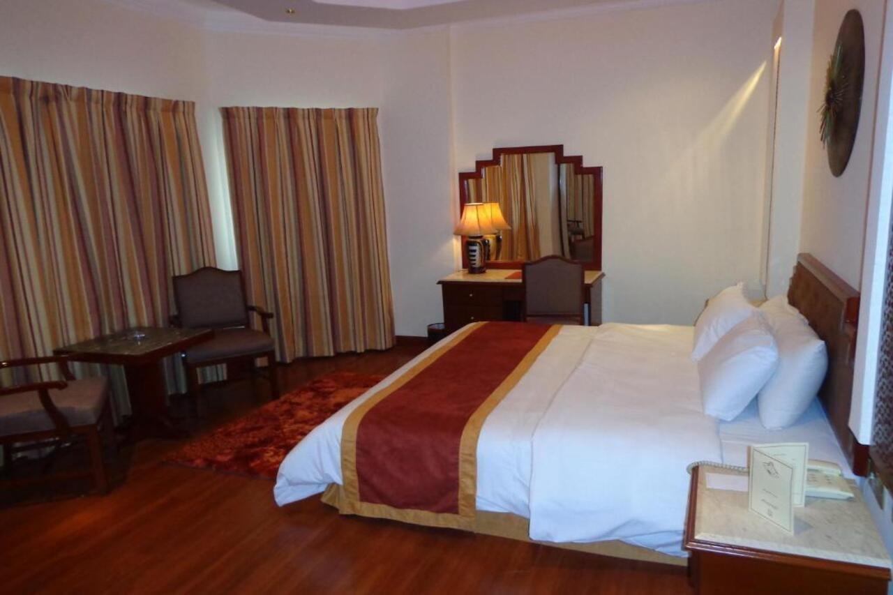 Bahrain Carlton Hotel Al Manamah Esterno foto