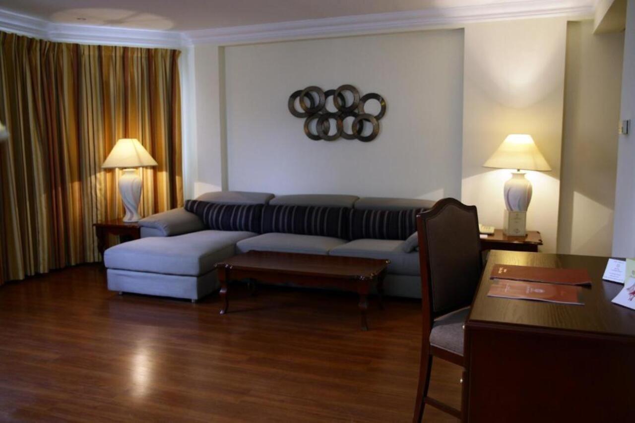 Bahrain Carlton Hotel Al Manamah Esterno foto