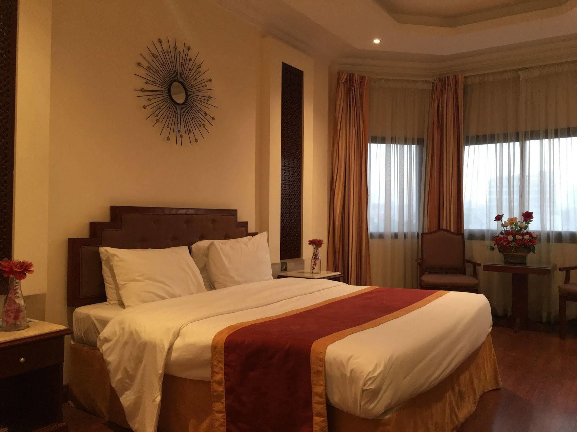 Bahrain Carlton Hotel Al Manamah Esterno foto